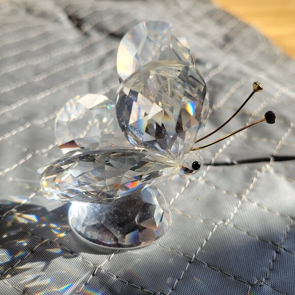 Swarovski Crystal Butterfly Figurine With Faceted Design & Gold Accents - Picture 5 of 5